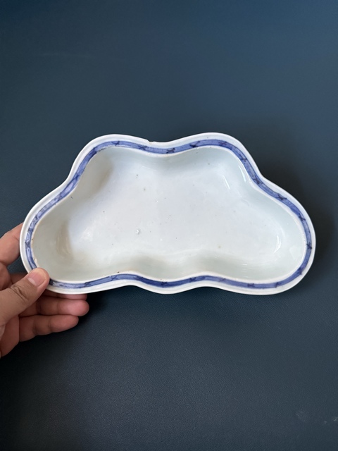 古玩陶瓷清·乾嘉花卉紋青花蝶型水仙盆拍賣(mài)，當(dāng)前價(jià)格1980元