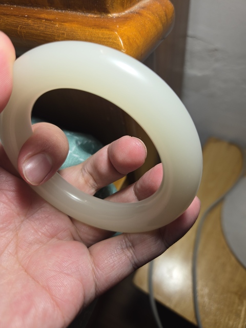 古玩玉器“乳化玻璃”手鐲真品鑒賞圖