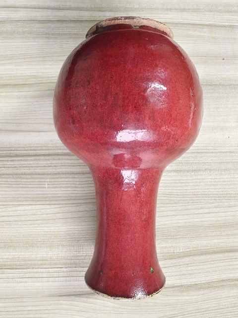 古玩陶瓷紅釉賞瓶真品鑒賞圖