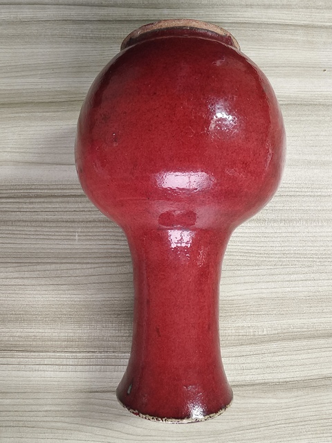 古玩陶瓷紅釉賞瓶真品鑒賞圖