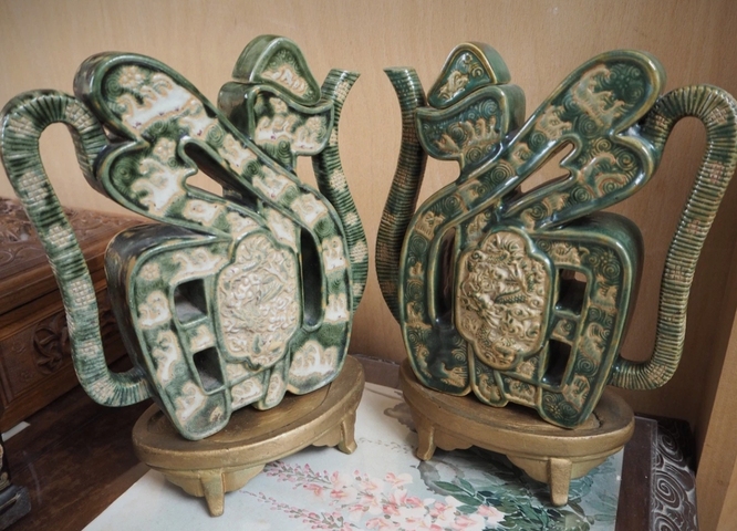 古玩陶瓷綠釉堆白福字壺真品鑒賞圖