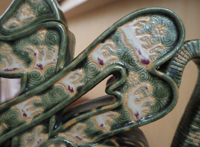 古玩陶瓷綠釉堆白福字壺真品鑒賞圖