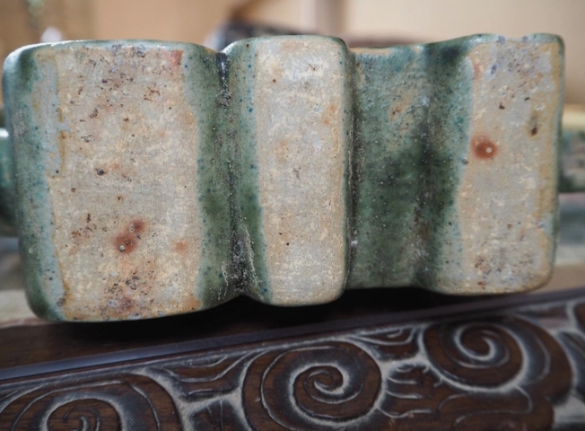 古玩陶瓷綠釉堆白福字壺真品鑒賞圖