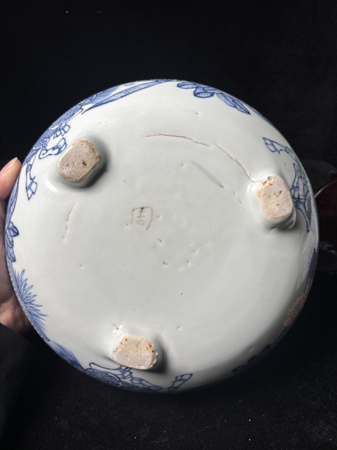 古玩陶瓷明萬歷 青花瑞獸紋三足香爐真品鑒賞圖