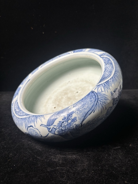 古玩陶瓷明萬歷 青花瑞獸紋三足香爐真品鑒賞圖