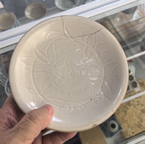 古玩陶瓷定窯白瓷刻花盤真品鑒賞圖