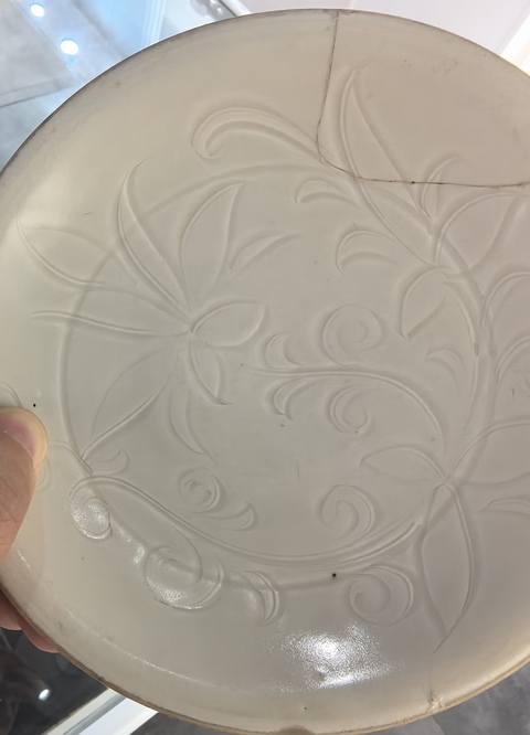 古玩陶瓷定窯白瓷刻花盤真品鑒賞圖