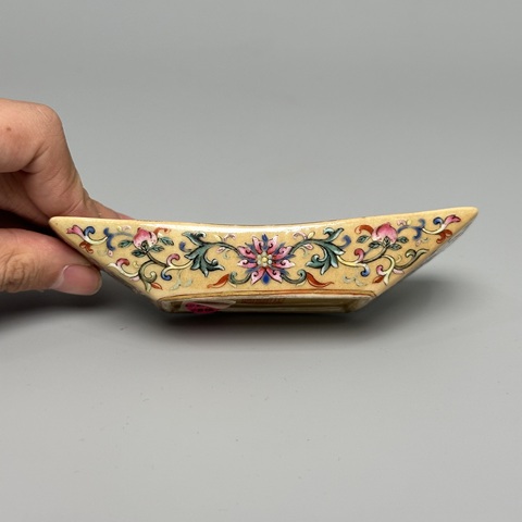 古玩陶瓷醬地粉彩花卉紋茶船真品鑒賞圖