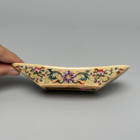 古玩陶瓷醬地粉彩花卉紋茶船真品鑒賞圖