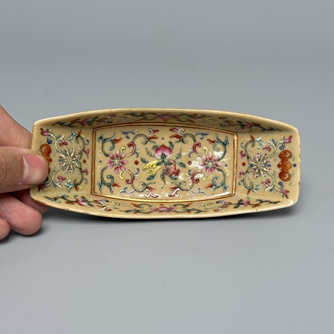 古玩陶瓷醬地粉彩花卉紋茶船真品鑒賞圖