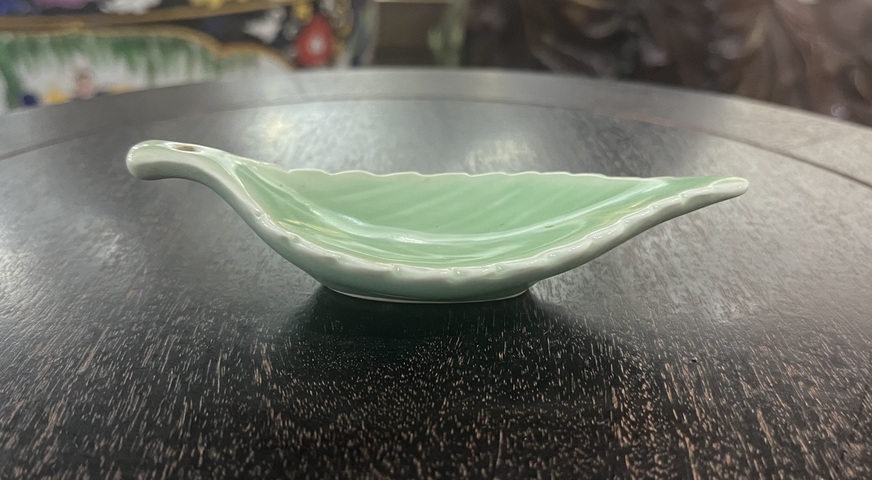 古玩陶瓷綠釉樹葉型盤拍賣，當(dāng)前價(jià)格800元