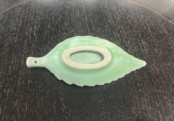古玩陶瓷綠釉樹葉型盤拍賣，當(dāng)前價(jià)格800元