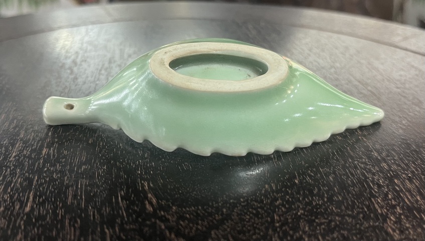 古玩陶瓷綠釉樹葉型盤拍賣，當(dāng)前價(jià)格800元