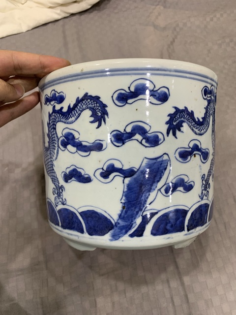 古玩陶瓷龍紋青花三足筒式香爐拍賣，當前價格3200元