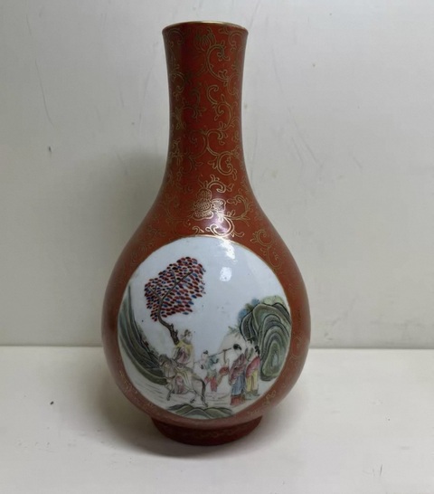 古玩陶瓷珊瑚紅釉描金開光人物紋粉彩瓶真品鑒賞圖