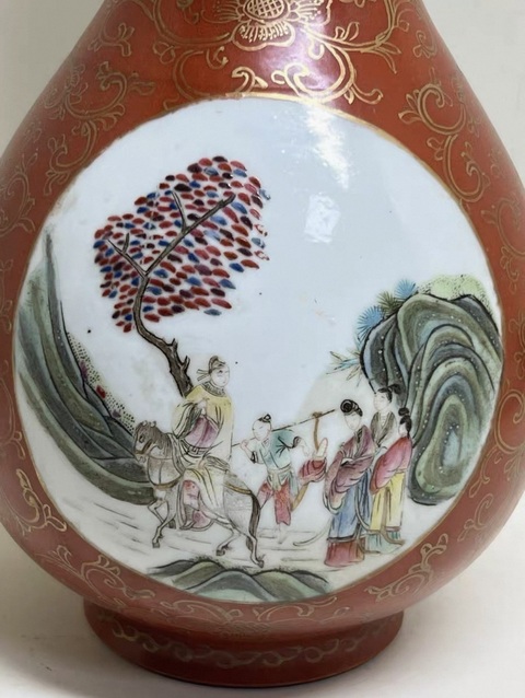 古玩陶瓷珊瑚紅釉描金開光人物紋粉彩瓶真品鑒賞圖