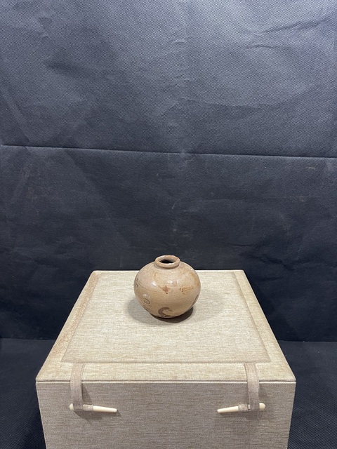 古玩陶瓷龍泉青瓷黃釉蘋果尊真品鑒賞圖