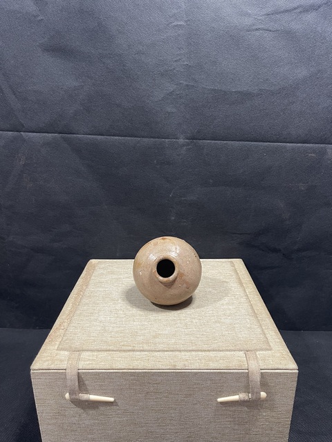 古玩陶瓷龍泉青瓷黃釉蘋果尊真品鑒賞圖