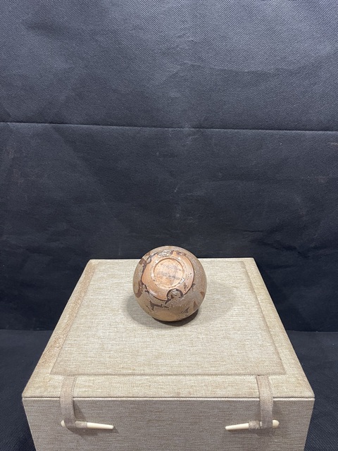 古玩陶瓷龍泉青瓷黃釉蘋果尊真品鑒賞圖