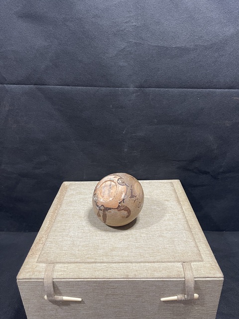 古玩陶瓷龍泉青瓷黃釉蘋果尊真品鑒賞圖