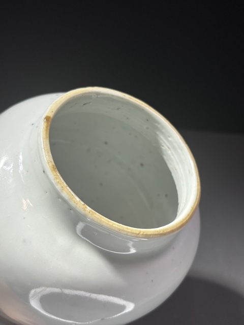 古玩陶瓷甜白釉罐拍賣(mài),當(dāng)前價(jià)格1600元