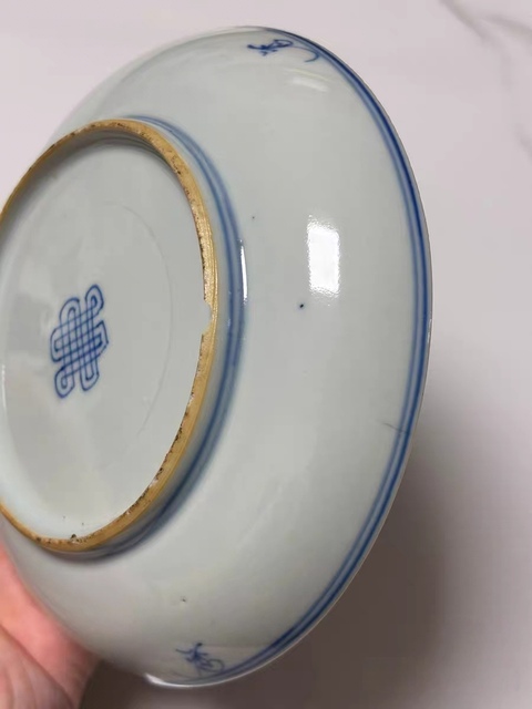 古玩陶瓷青花花卉紋臥盤真品鑒賞圖