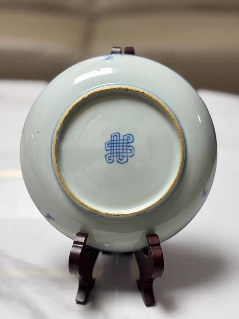 古玩陶瓷青花花卉紋臥盤真品鑒賞圖