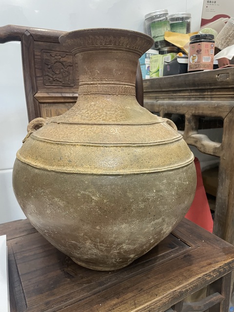 古玩陶瓷青釉雙系刻花水波紋撇口壺真品鑒賞圖