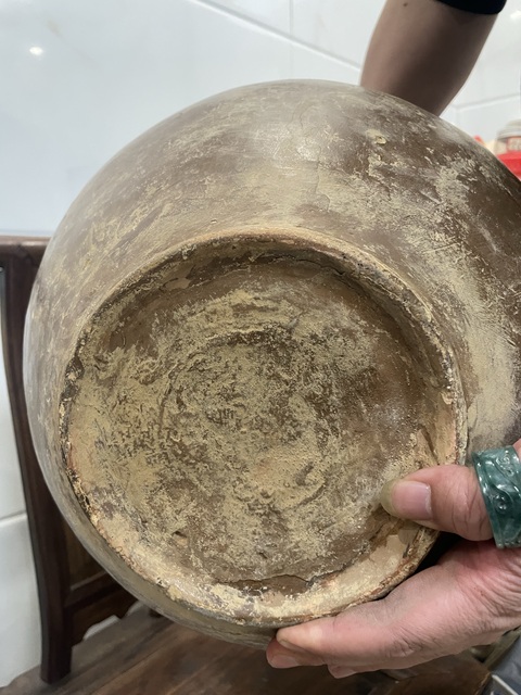 古玩陶瓷青釉雙系刻花水波紋撇口壺真品鑒賞圖