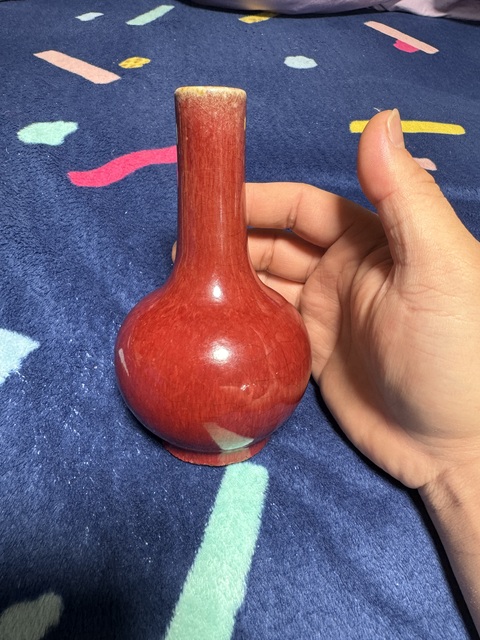 古玩陶瓷祭紅釉天球瓶真品鑒賞圖