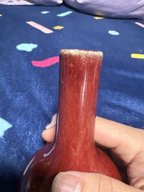 古玩陶瓷祭紅釉天球瓶真品鑒賞圖