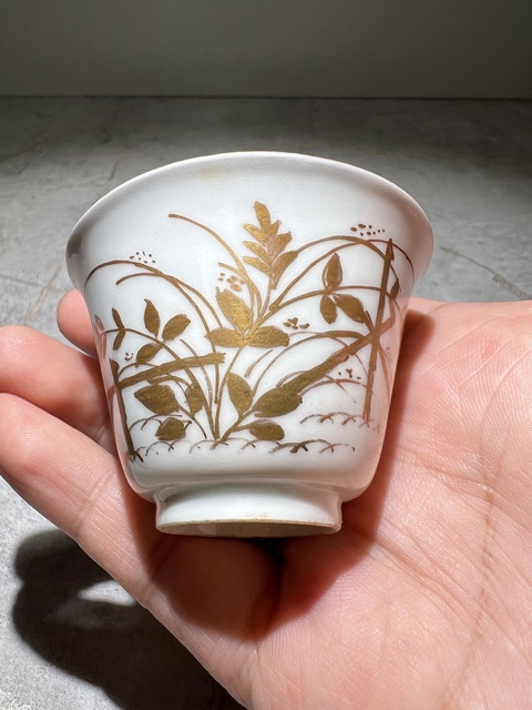 古玩陶瓷（清晚期）描金花草蝦紋杯拍賣，當前價格888元