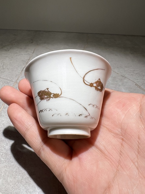 古玩陶瓷（清晚期）描金花草蝦紋杯拍賣，當前價格888元