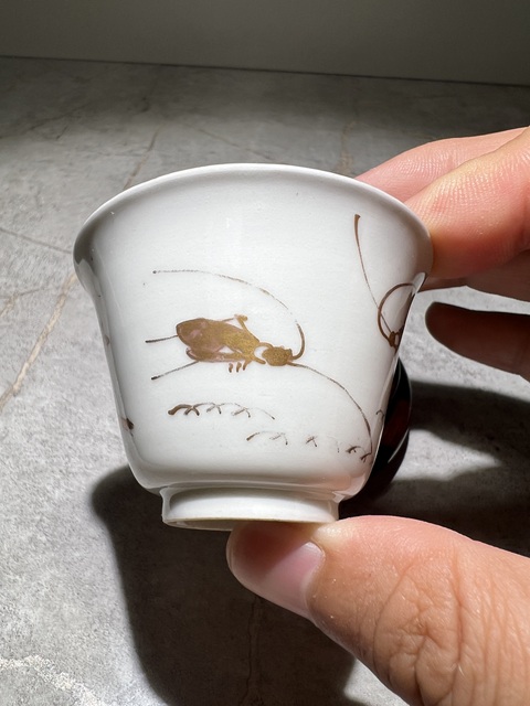 古玩陶瓷（清晚期）描金花草蝦紋杯拍賣，當前價格888元