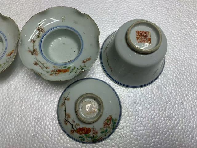 古玩陶瓷花卉紋粉彩三才蓋杯真品鑒賞圖