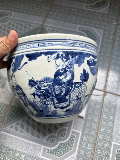 古玩陶瓷麒麟送子青花缸真品鑒賞圖