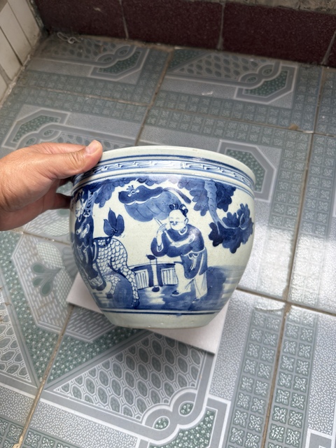 古玩陶瓷麒麟送子青花缸真品鑒賞圖