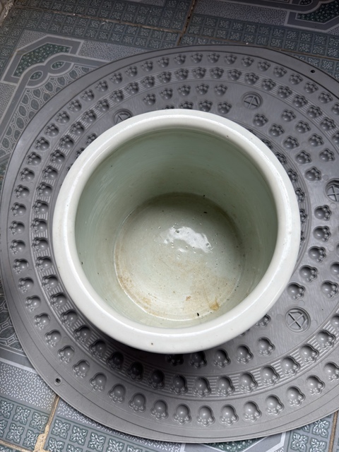 古玩陶瓷二龍戲珠三足筒式香爐真品鑒賞圖