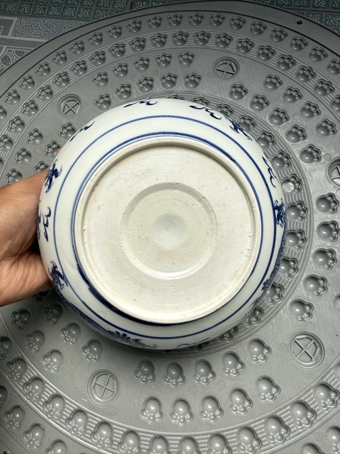 古玩陶瓷龍紋青花圈足缽式香爐真品鑒賞圖