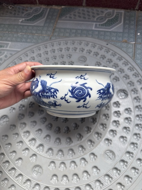古玩陶瓷龍紋青花圈足缽式香爐真品鑒賞圖