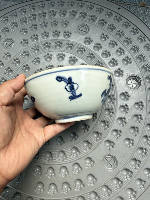 古玩陶瓷摩羯龍紋青花碗真品鑒賞圖