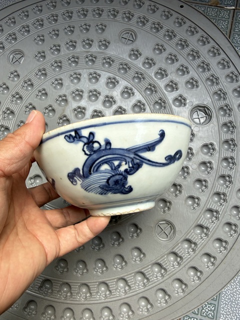 古玩陶瓷摩羯龍紋青花碗真品鑒賞圖