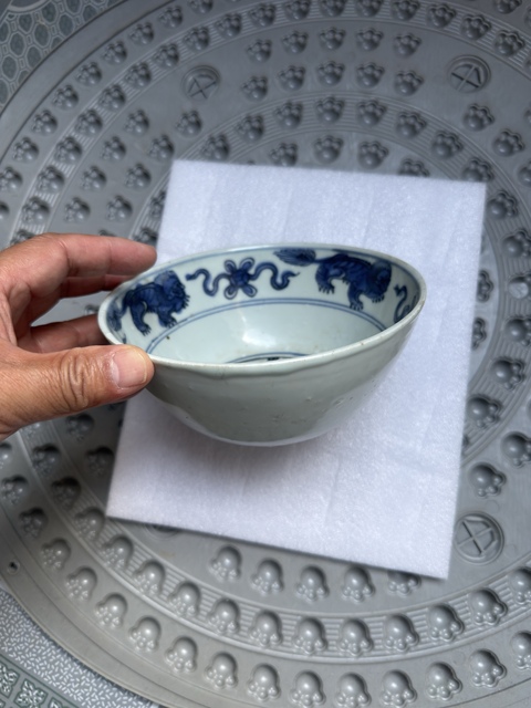 古玩陶瓷獅紋青花碗真品鑒賞圖