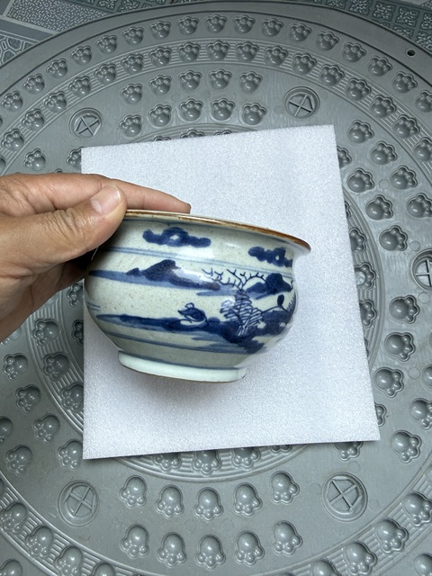 古玩陶瓷山水紋醬口圈足青花香爐真品鑒賞圖