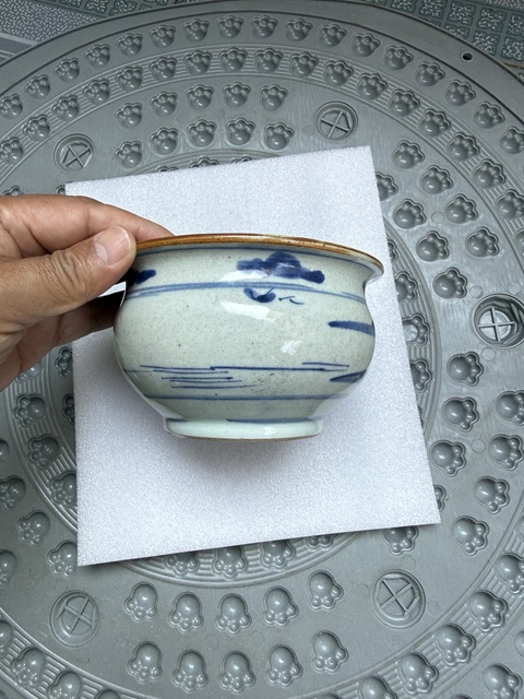 古玩陶瓷山水紋醬口圈足青花香爐真品鑒賞圖