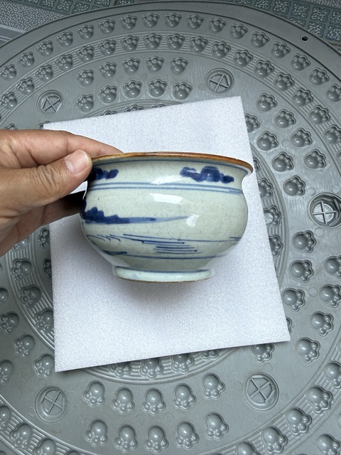 古玩陶瓷山水紋醬口圈足青花香爐真品鑒賞圖