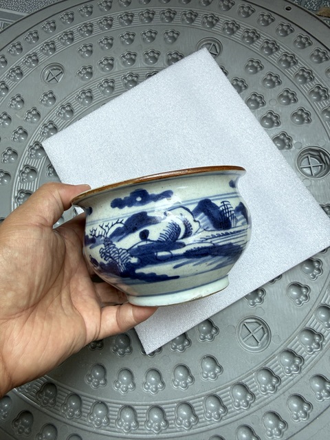 古玩陶瓷山水紋醬口圈足青花香爐真品鑒賞圖