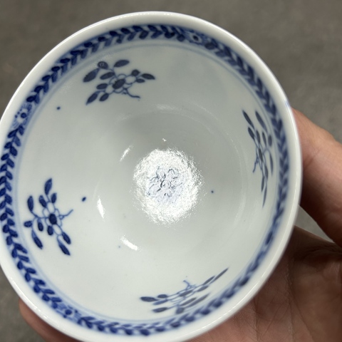 古玩陶瓷青花圣母像杯真品鑒賞圖