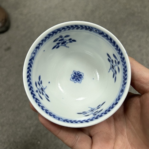 古玩陶瓷青花圣母像杯真品鑒賞圖