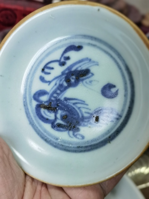 古玩陶瓷麒麟望月青花盤真品鑒賞圖